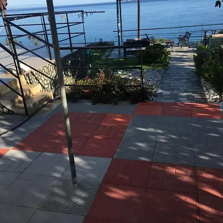 Apartamento Leonidas Koutsoupia *