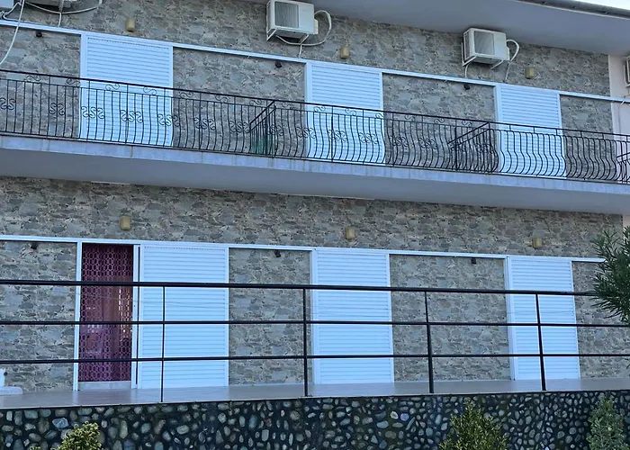 Leonidas Koutsoupia דירה