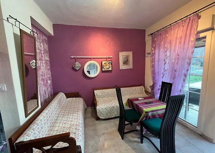 Leonidas Koutsoupia Kókkinon Nerón