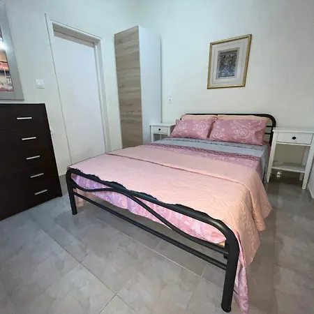 Apartman Leonidas Koutsoupia *