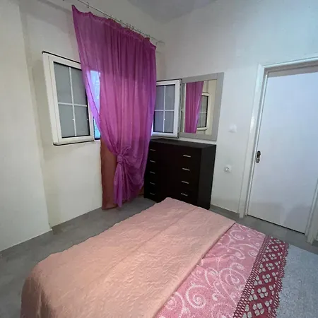 Leonidas Koutsoupia Apartman