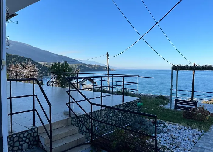 Leonidas Koutsoupia Apartamento