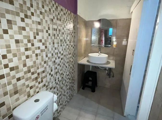 Leonidas Koutsoupia *