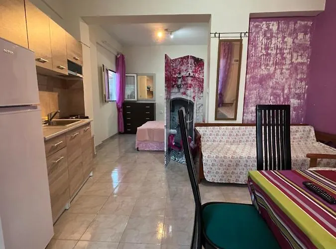 Leonidas Koutsoupia Apartamento *